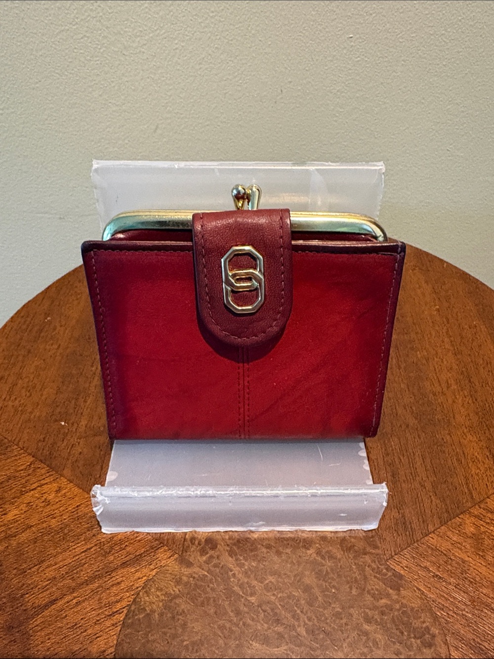 Baronet  small Leather wallet/kiss lock coin/Leather interior
Vintage  gold tone